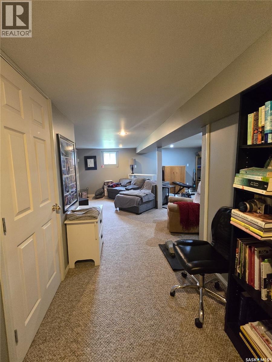 134 9th Avenue W Property Photo 41