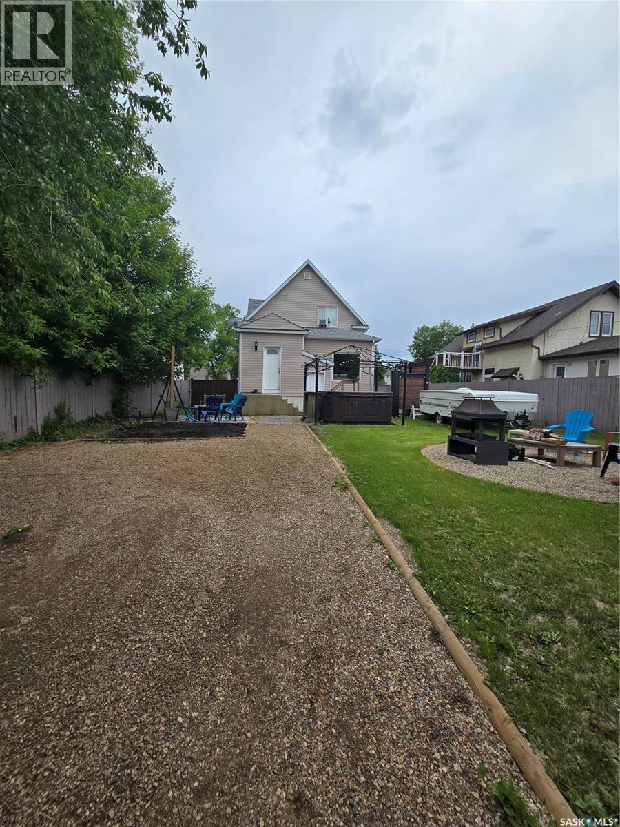 134 9th Avenue W Property Photo 54
