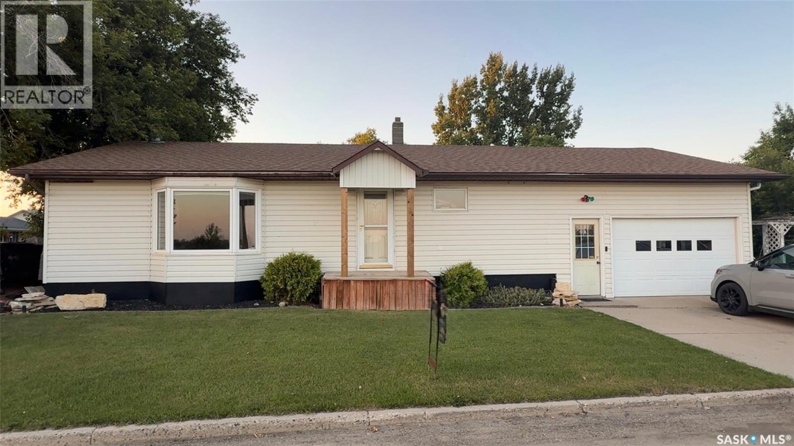 60 Railway Avenue Property Photo 1