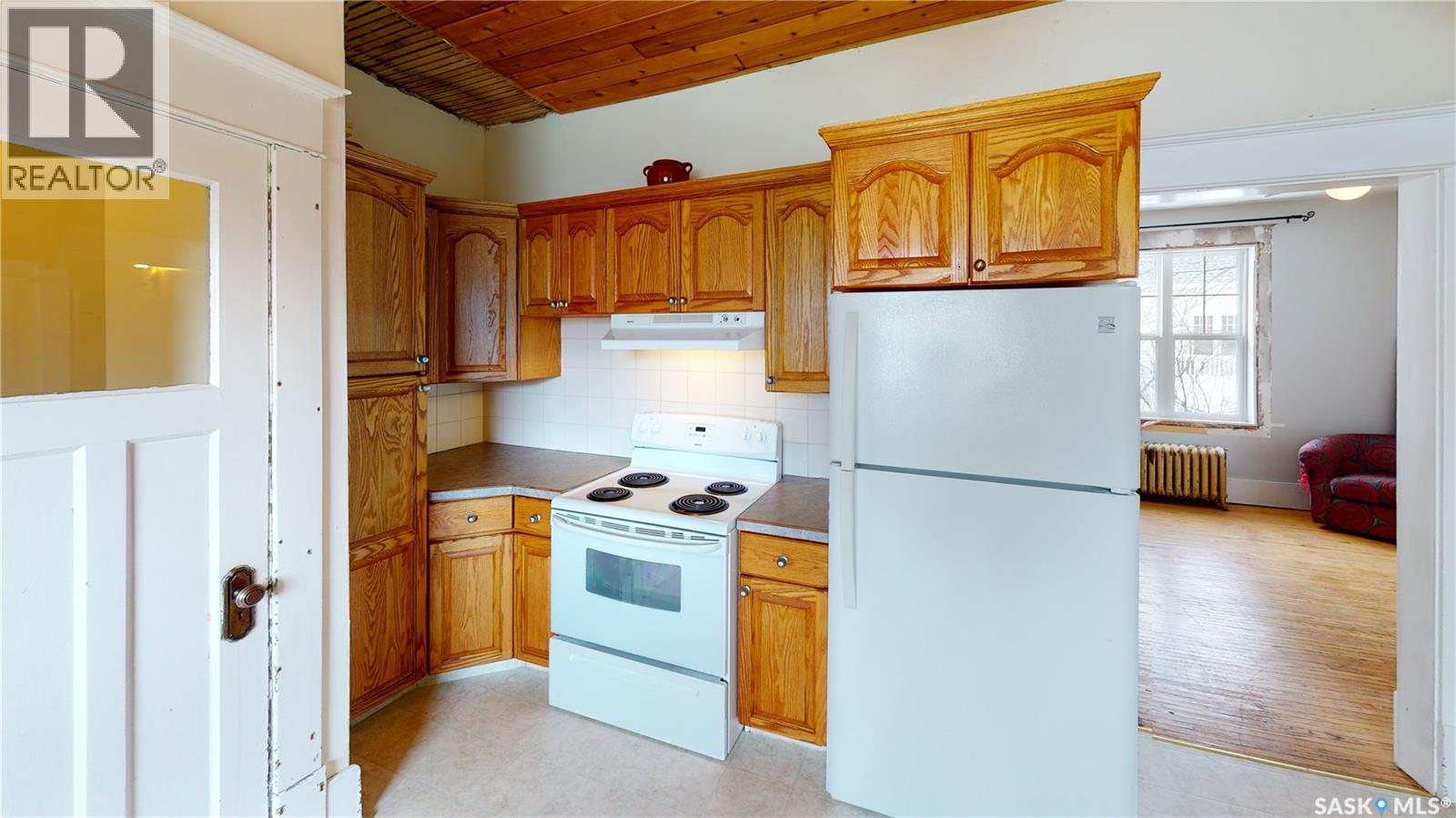 215 Main Street Property Photo 9