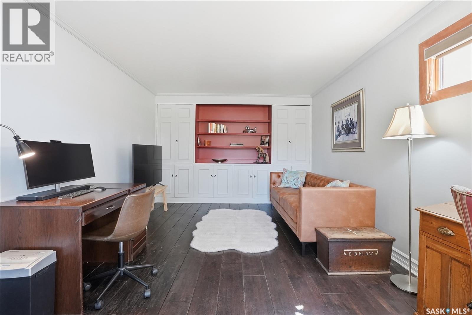 208 Saskatchewan Crescent W Property Photo 11
