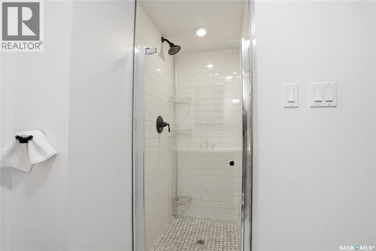 208 Saskatchewan Crescent W Property Photo 33