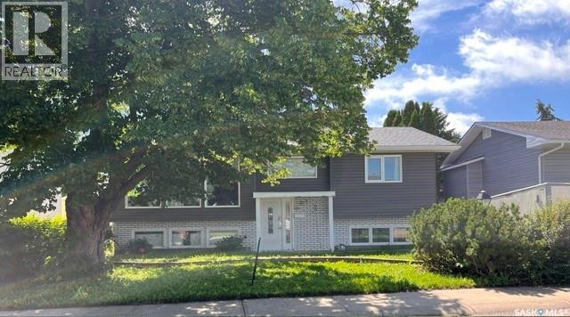 1321 Prince CRESCENT Property Photo 1