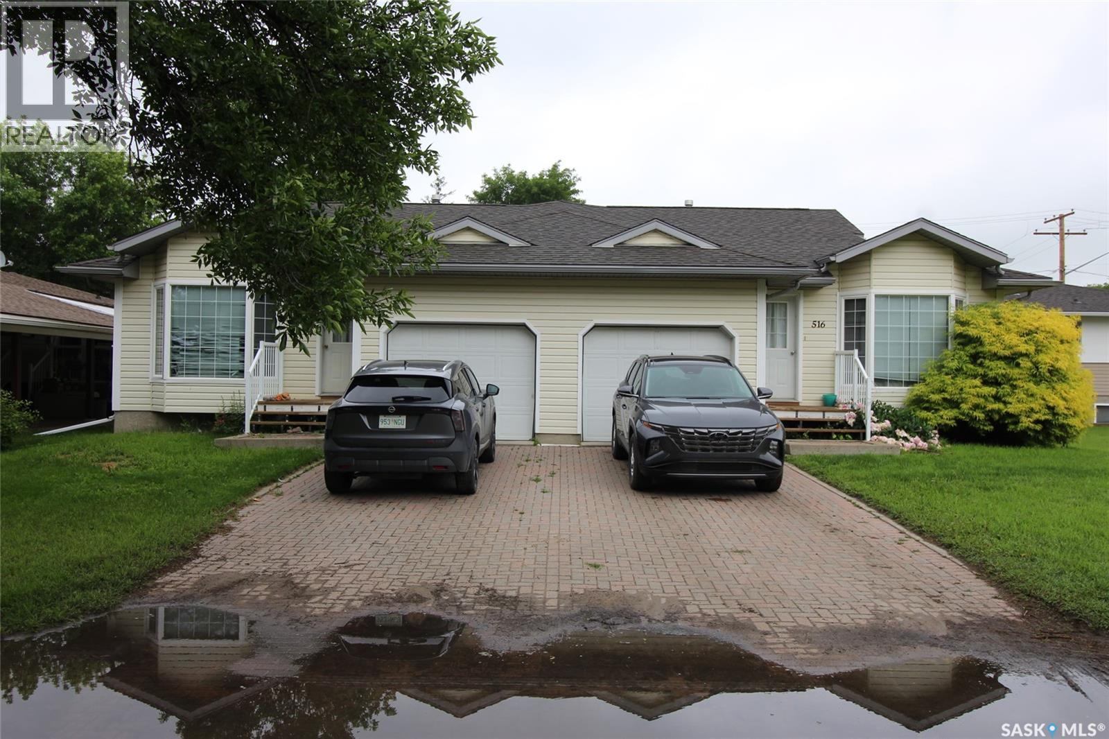 516-518 Centre Street Property Photo 1