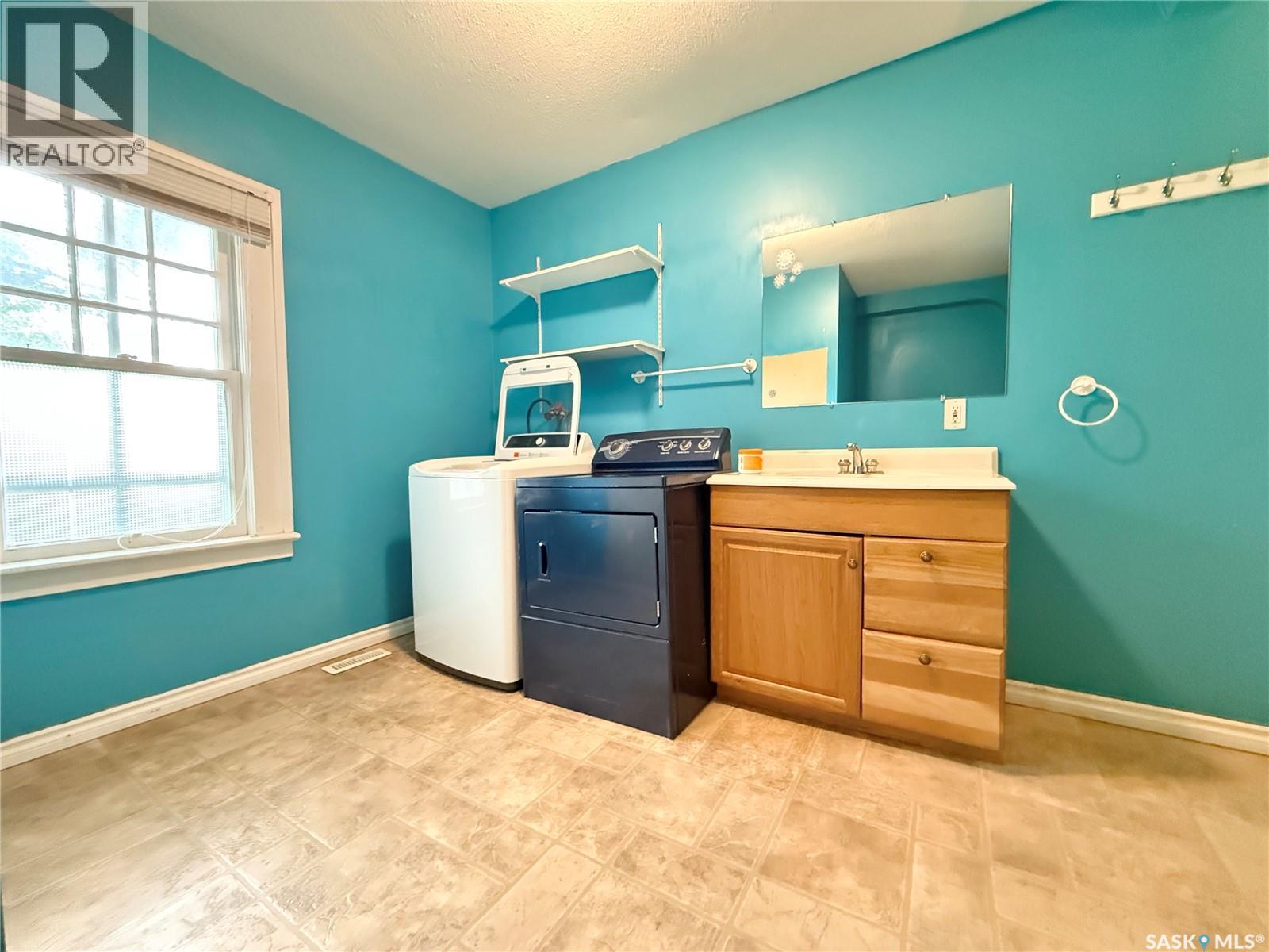 431 Qu'appelle Street Property Photo 13