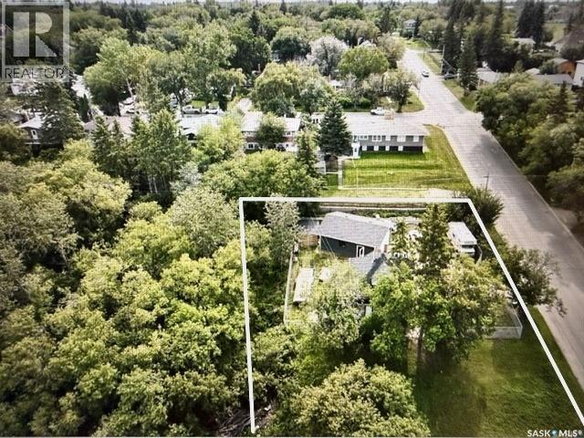 361 18th Street W Property Photo 1