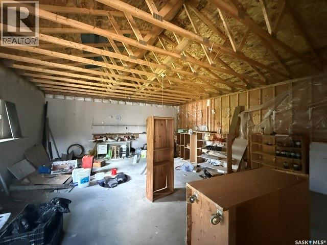 361 18th Street W Property Photo 3