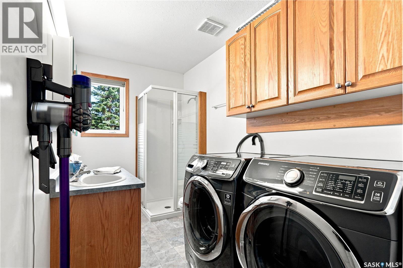 2 Steen Place Property Photo 35