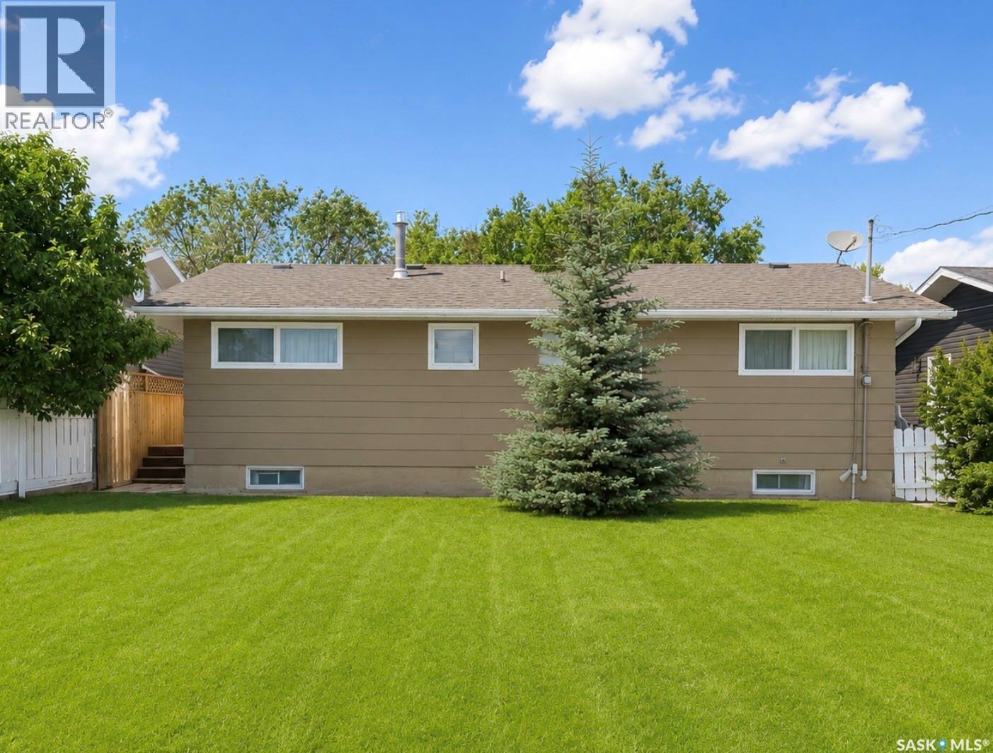 605 5th Avenue W Property Photo 2