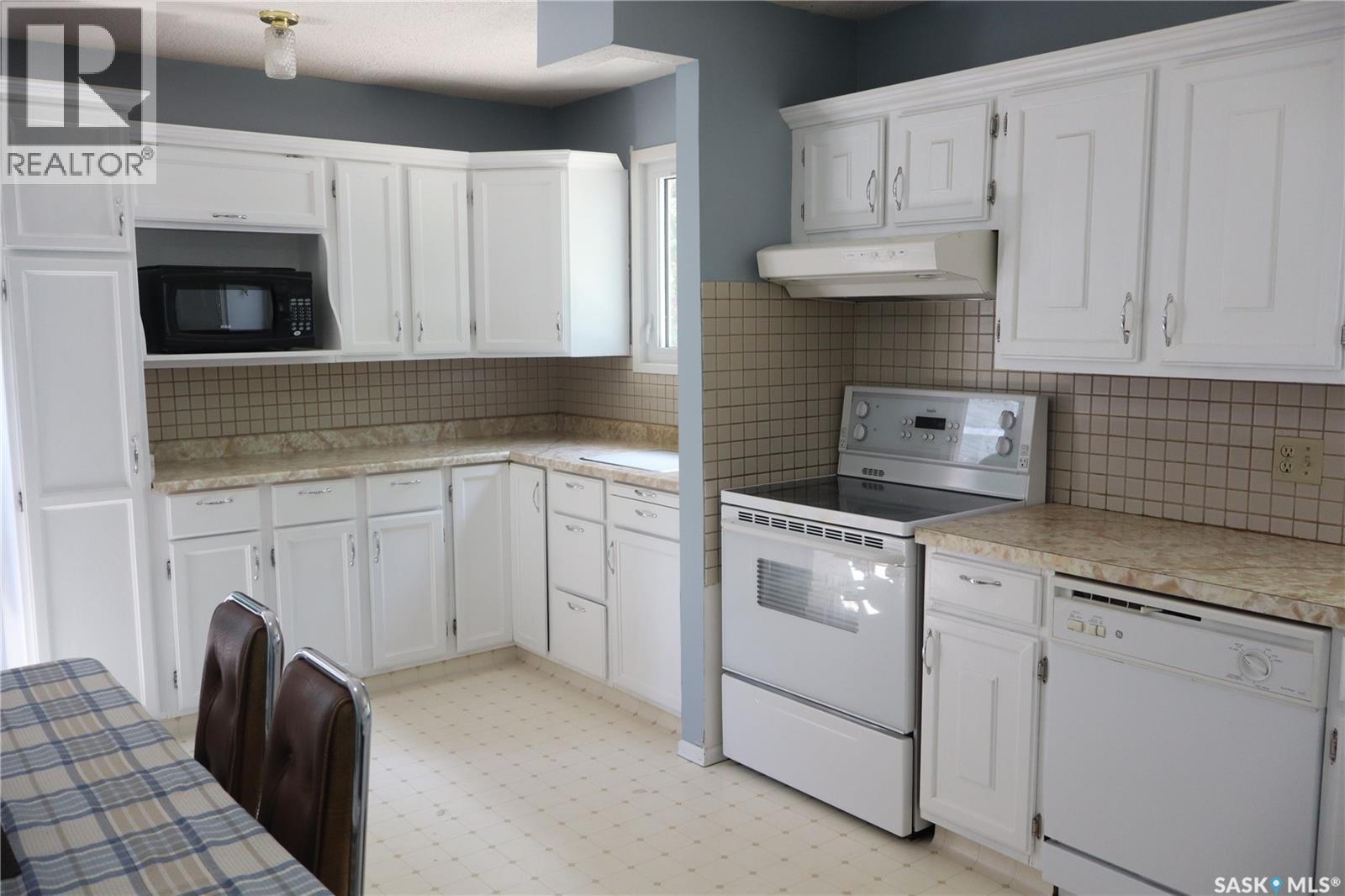 605 5th Avenue W Property Photo 7