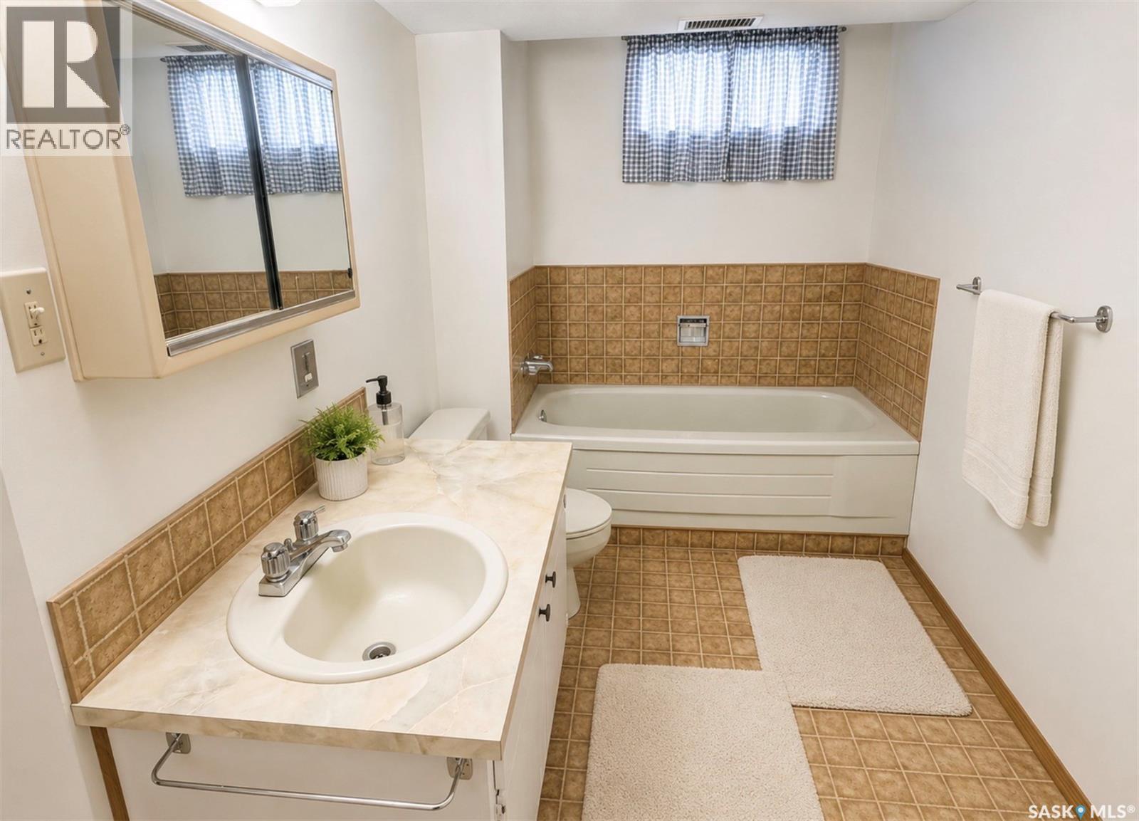 605 5th Avenue W Property Photo 15