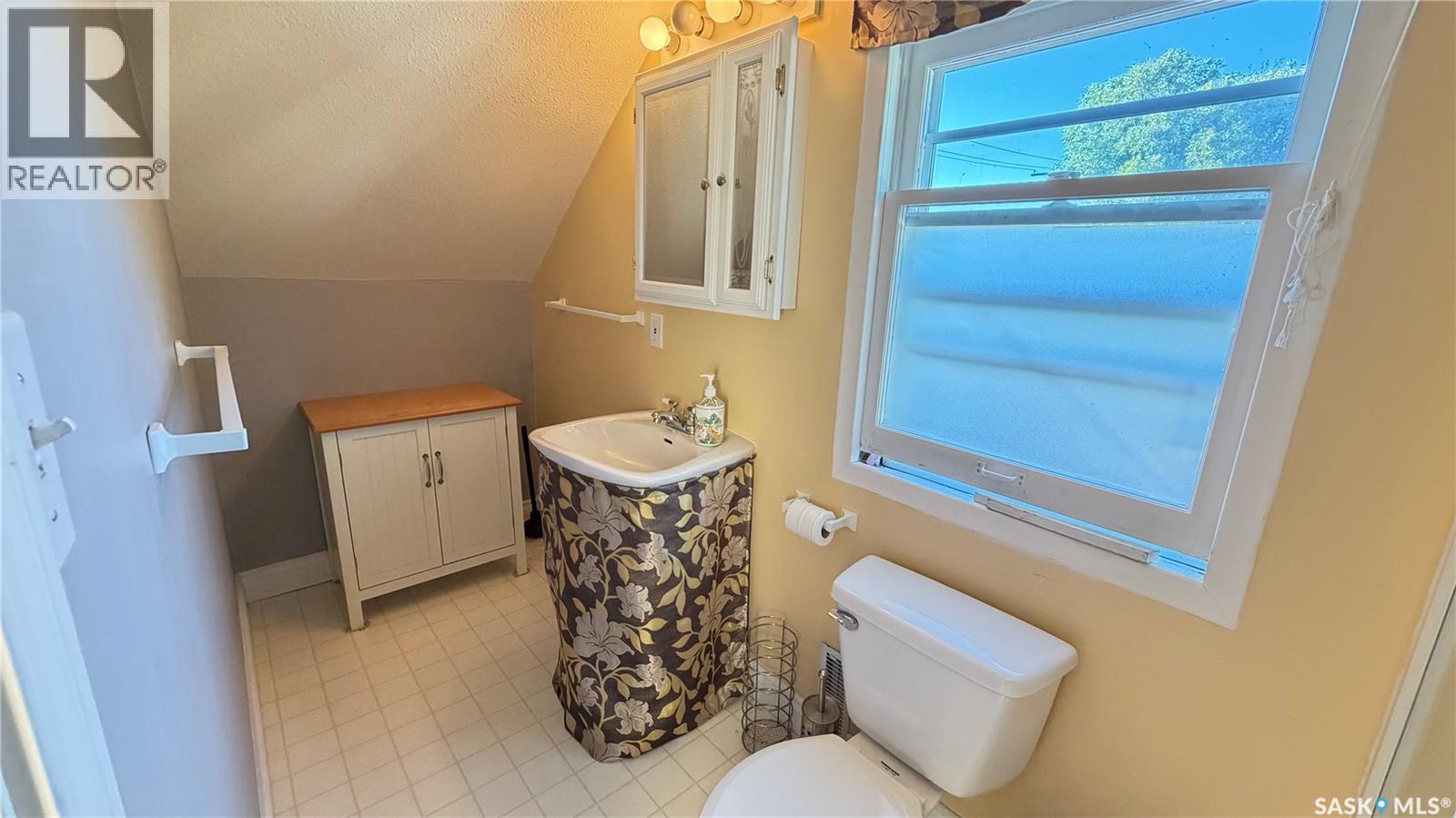217 2nd Avenue Property Photo 36