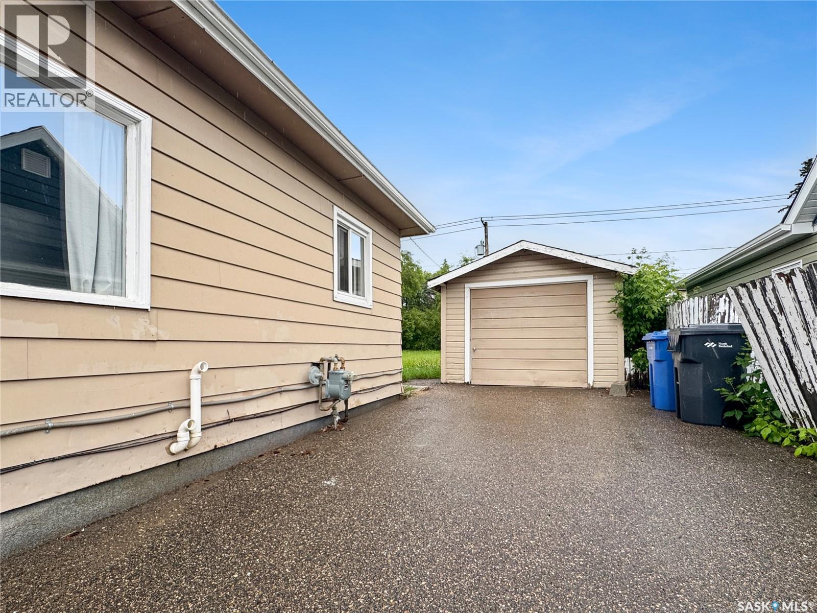 862 109th Street Property Photo 2
