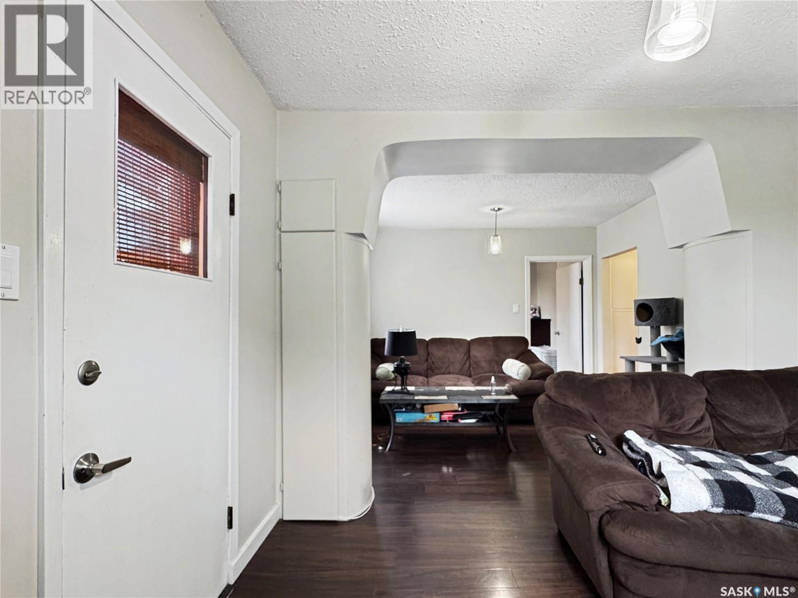 862 109th Street Property Photo 4