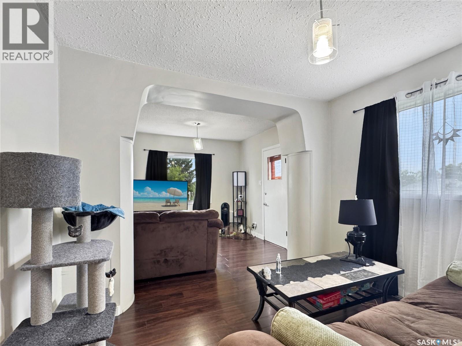 862 109th Street Property Photo 5