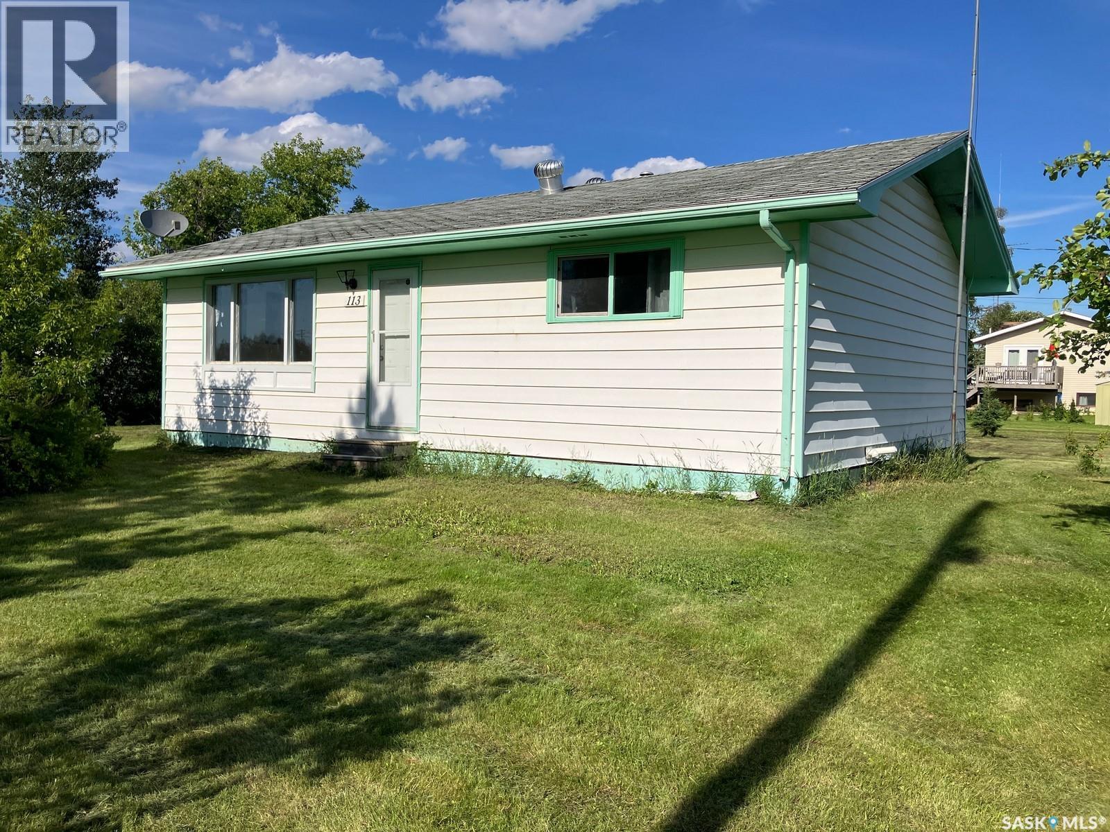 113 1st Street W Property Photo 2