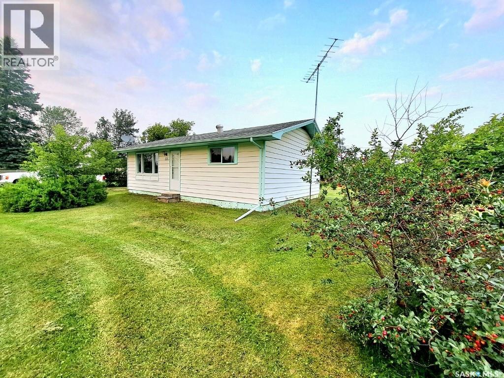 113 1st Street W Property Photo 3