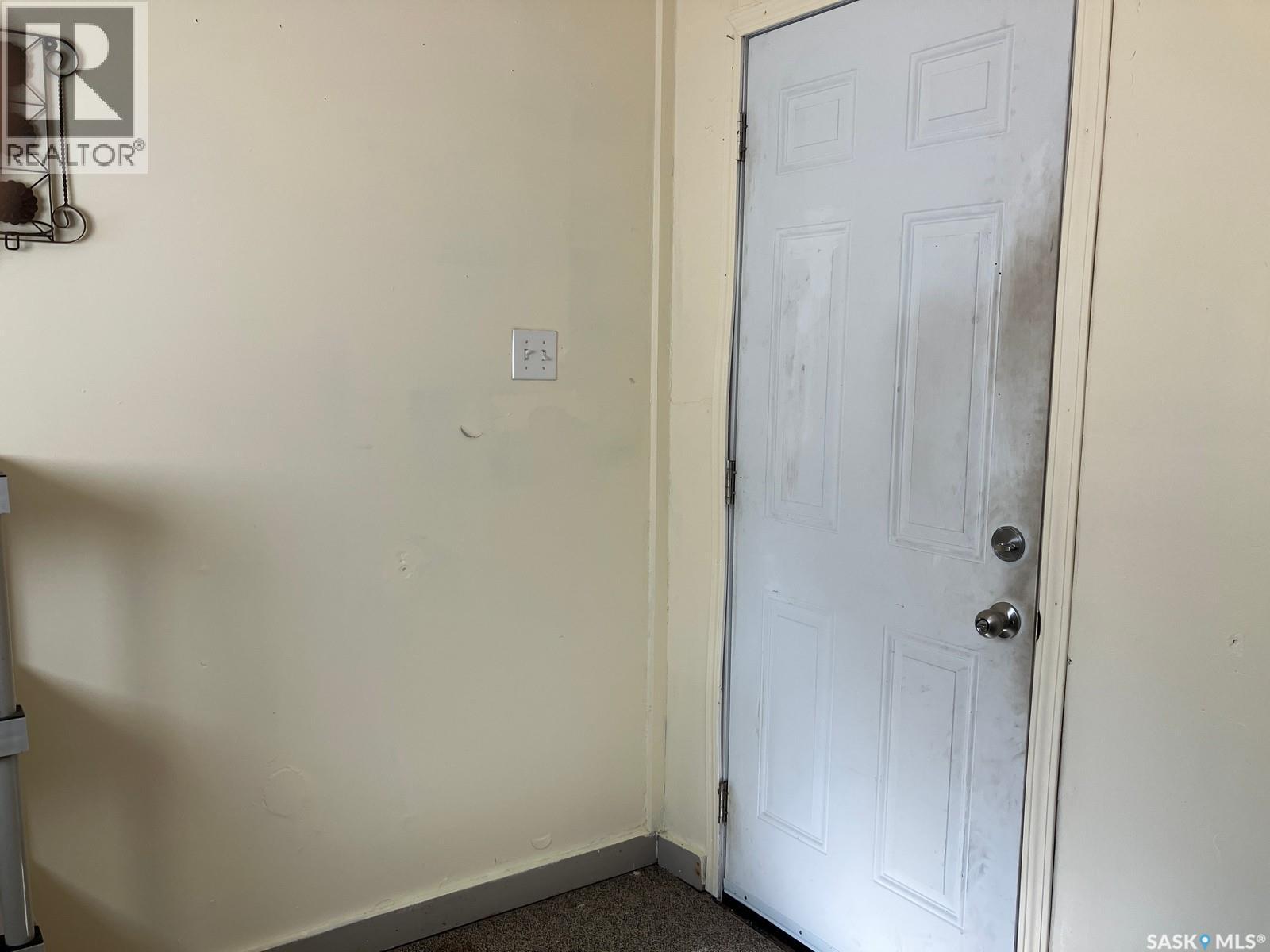 113 1st Street W Property Photo 7