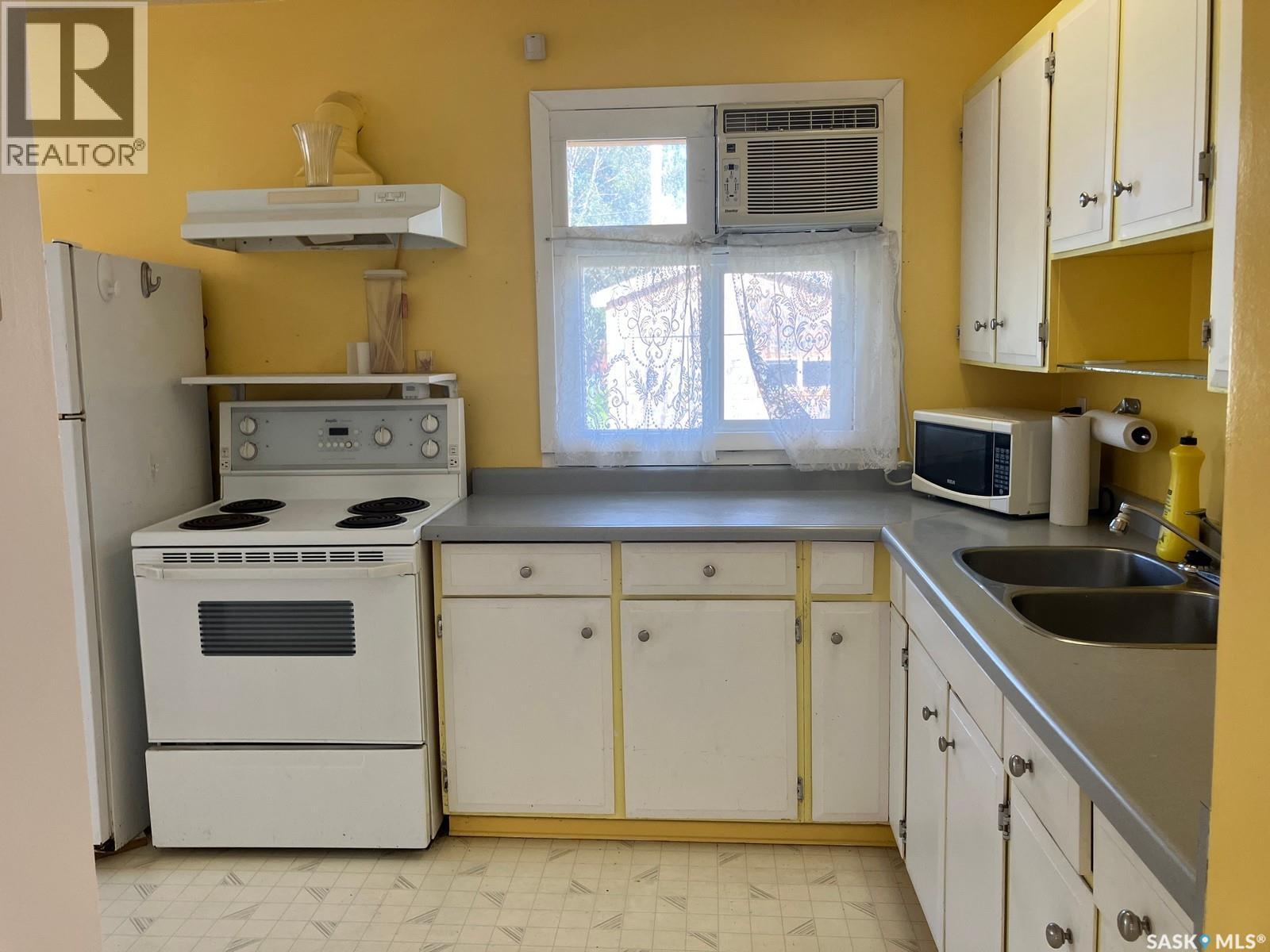 113 1st Street W Property Photo 14