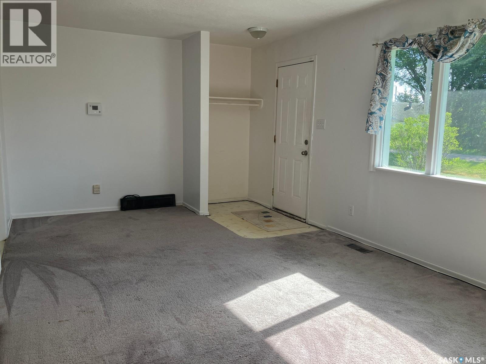 113 1st Street W Property Photo 16