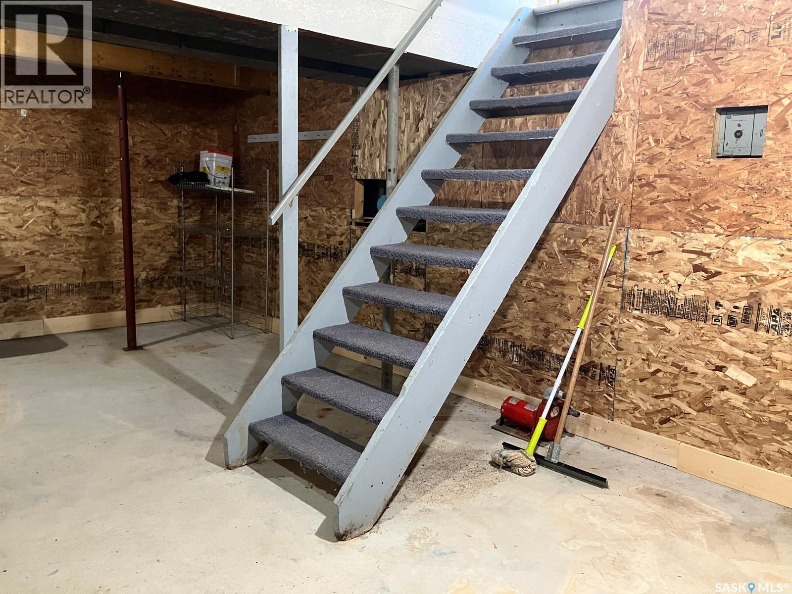 113 1st Street W Property Photo 31