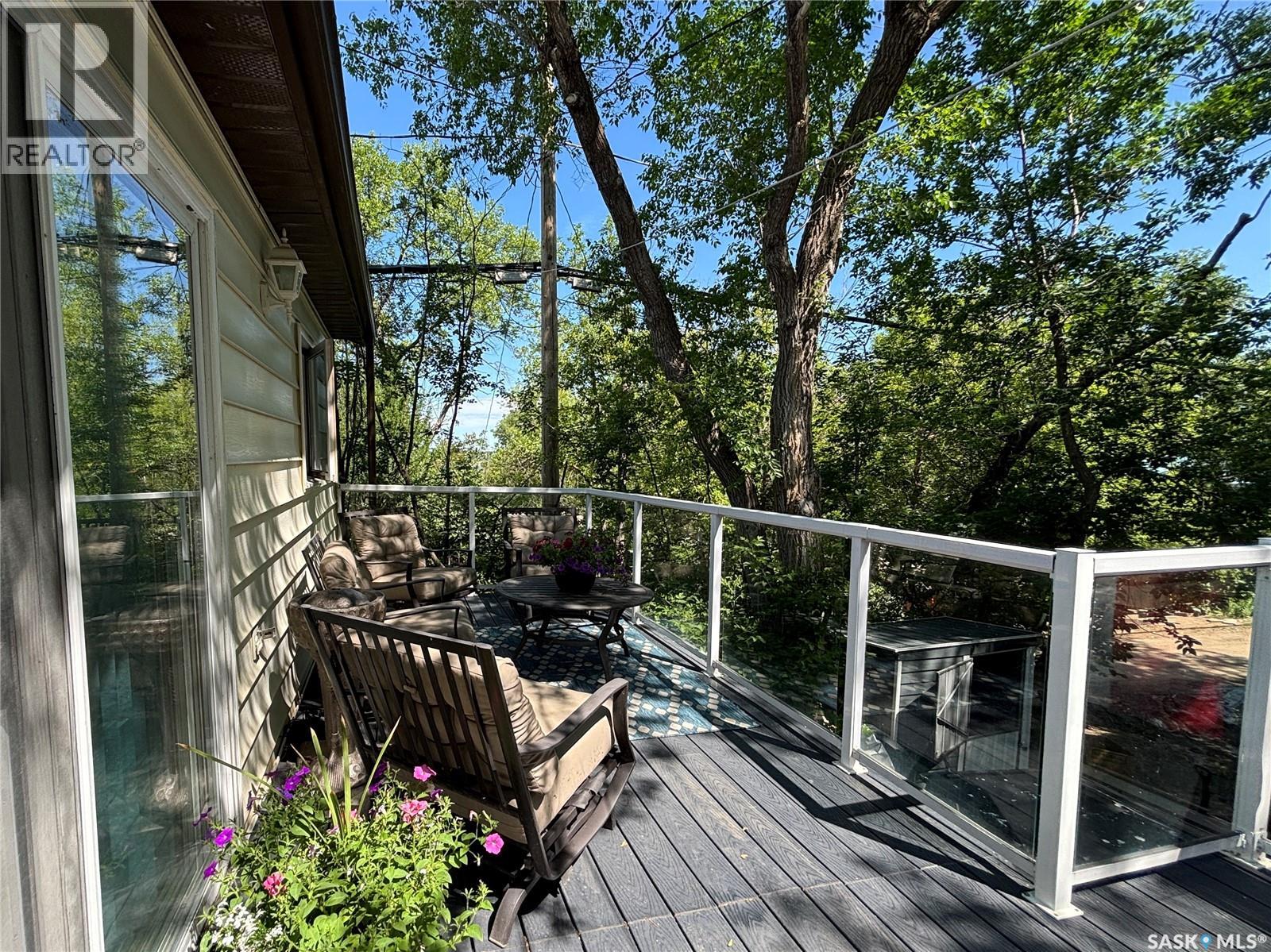 232 Green AVENUE Property Photo 1