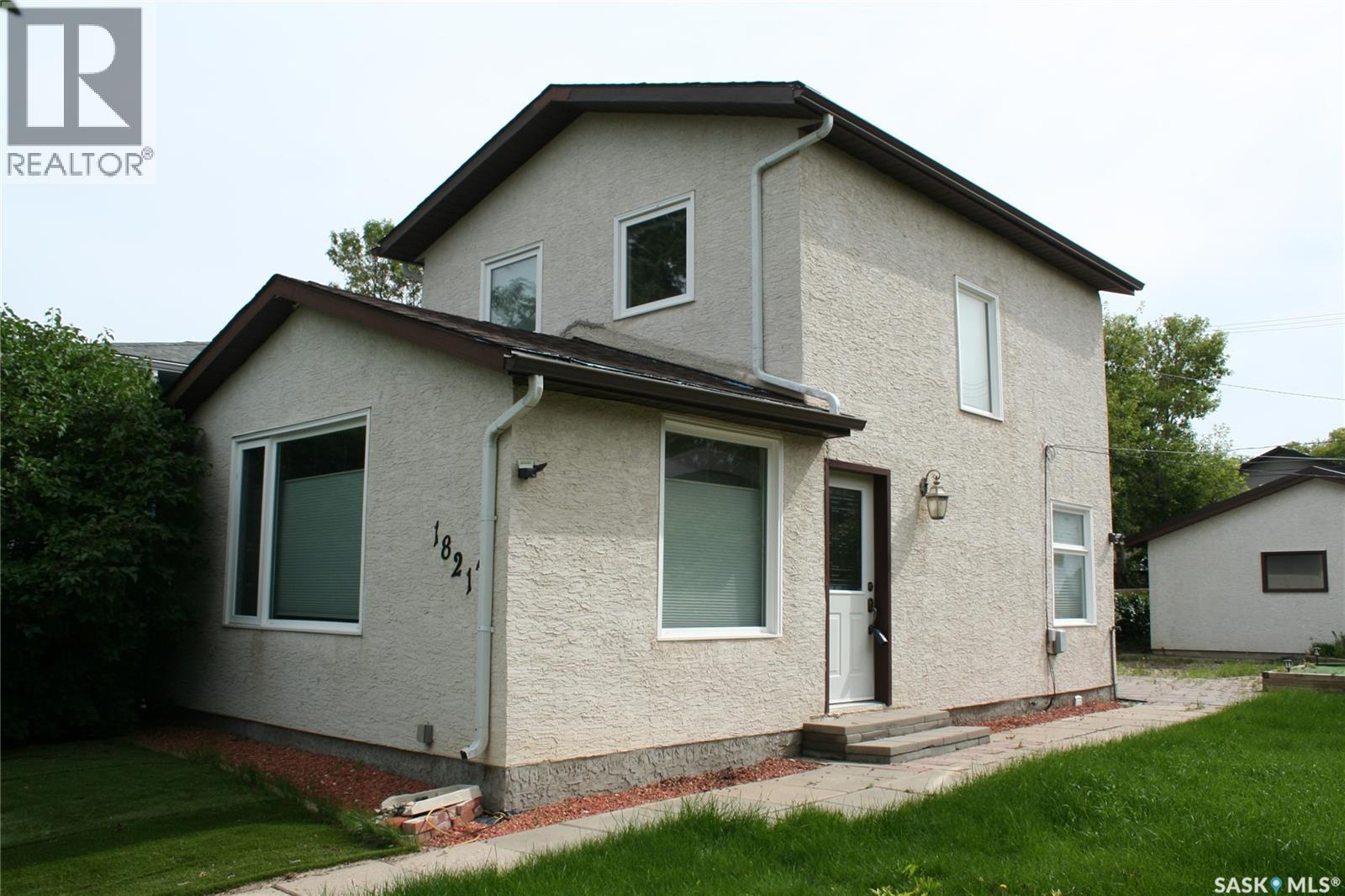 1821 Connaught STREET Property Photo 1