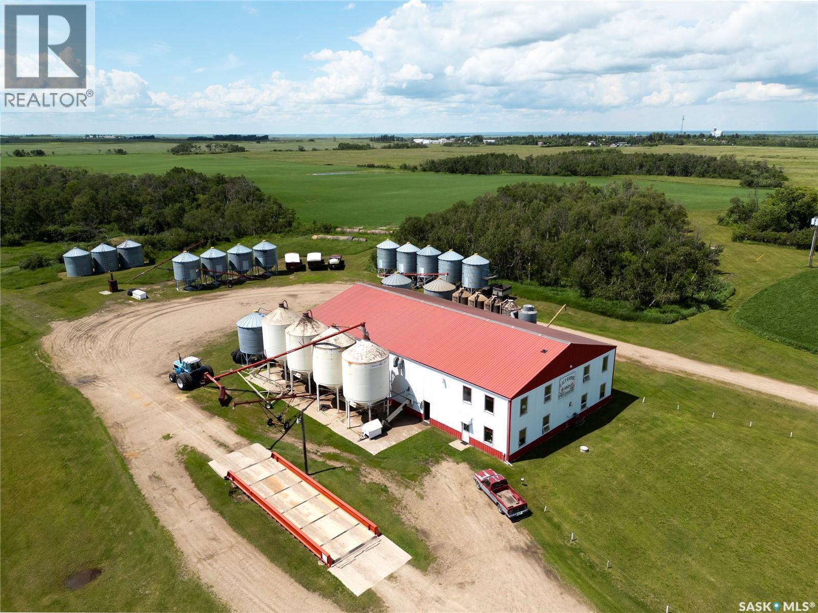 Leniczek Farm/lily & Rose Seed Processors Property Photo 1