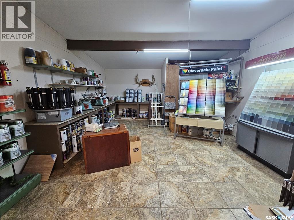 712 Railway Street Property Photo 20