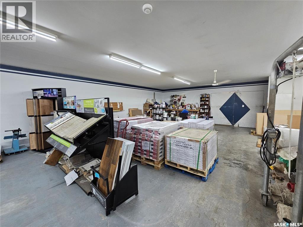 712 Railway Street Property Photo 30