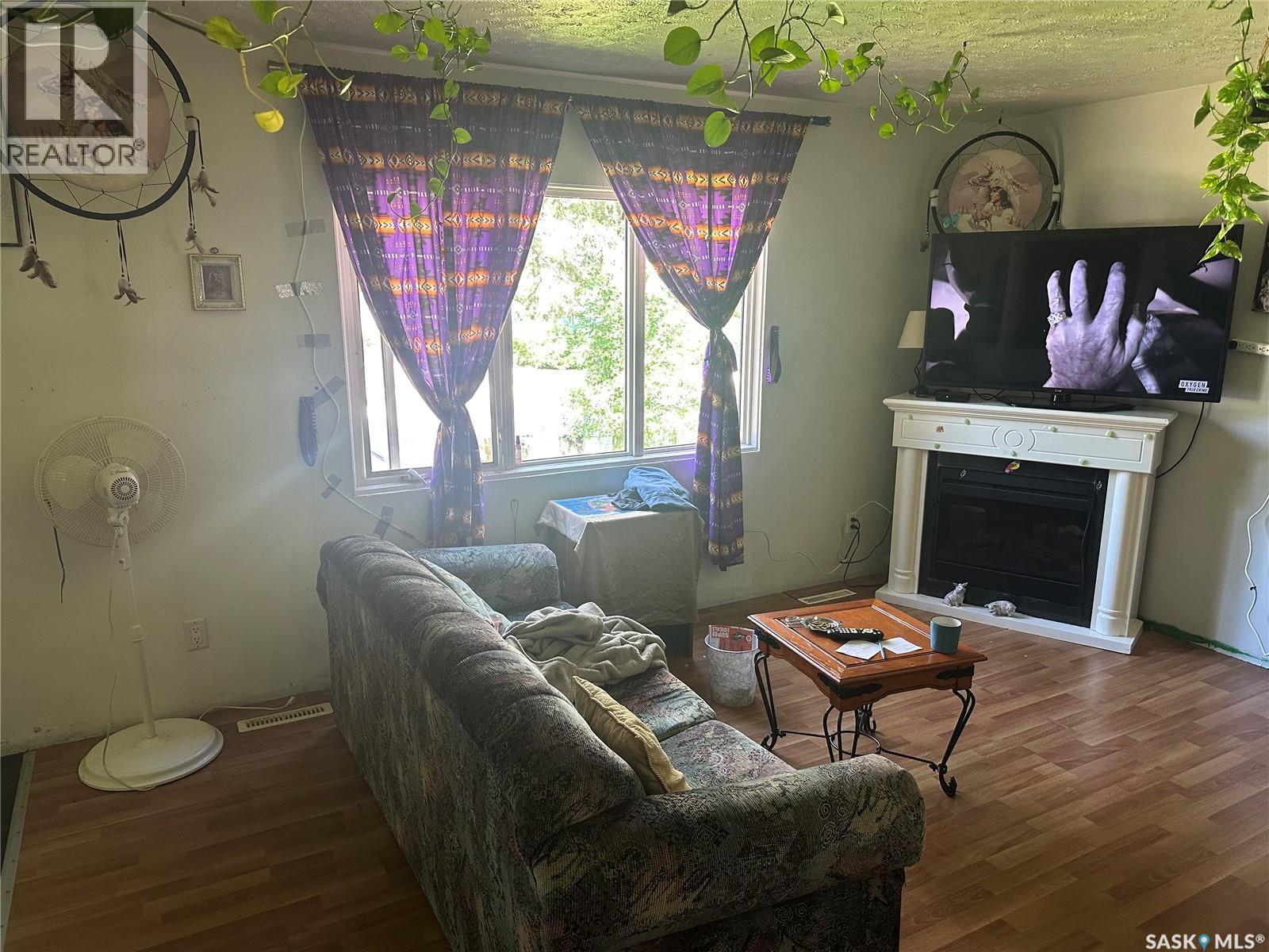 683 Athol Street Property Photo 2