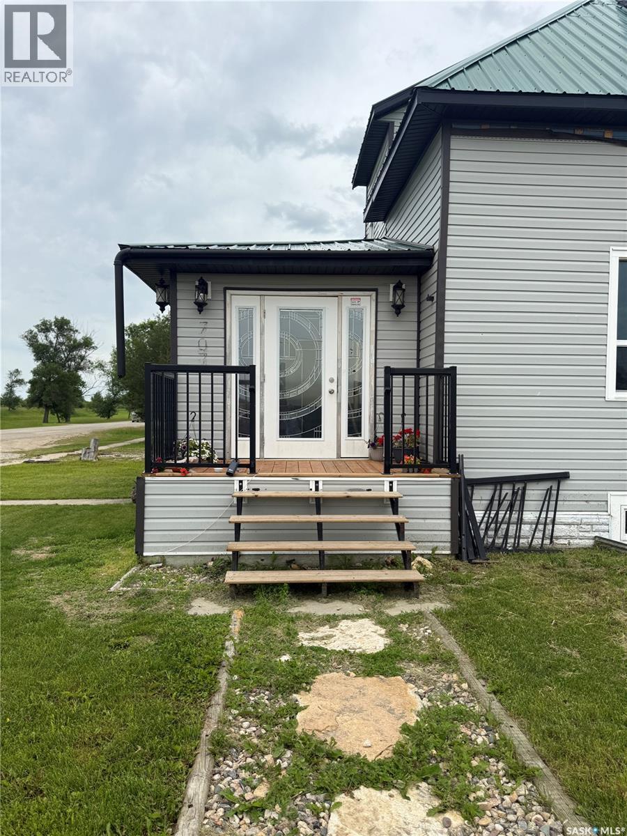 707 Railway Avenue Property Photo 2