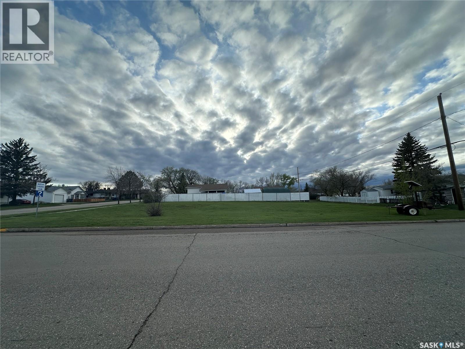 400 3rd Avenue W Property Photo 2