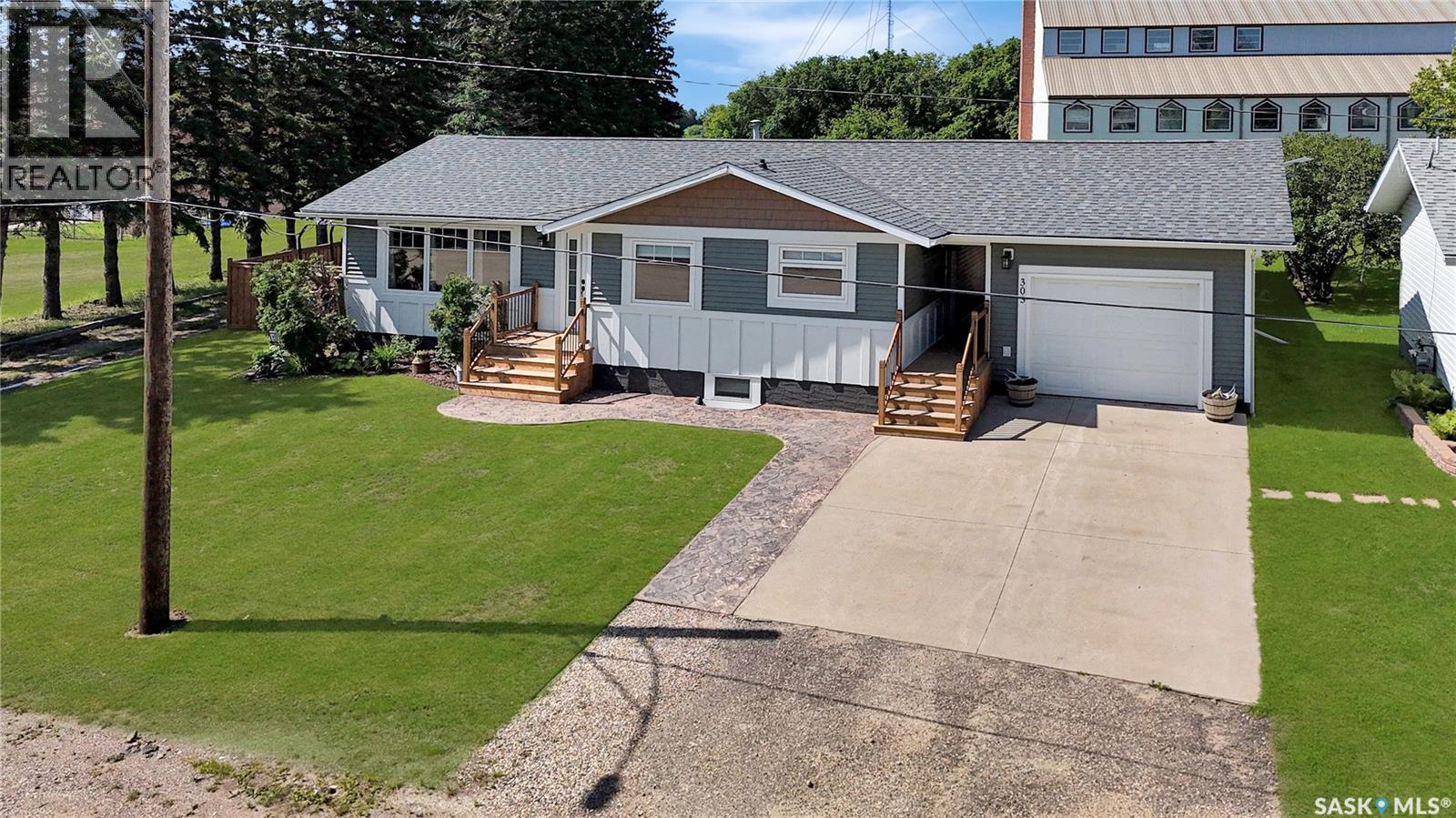 303 3rd Avenue E Property Photo 1