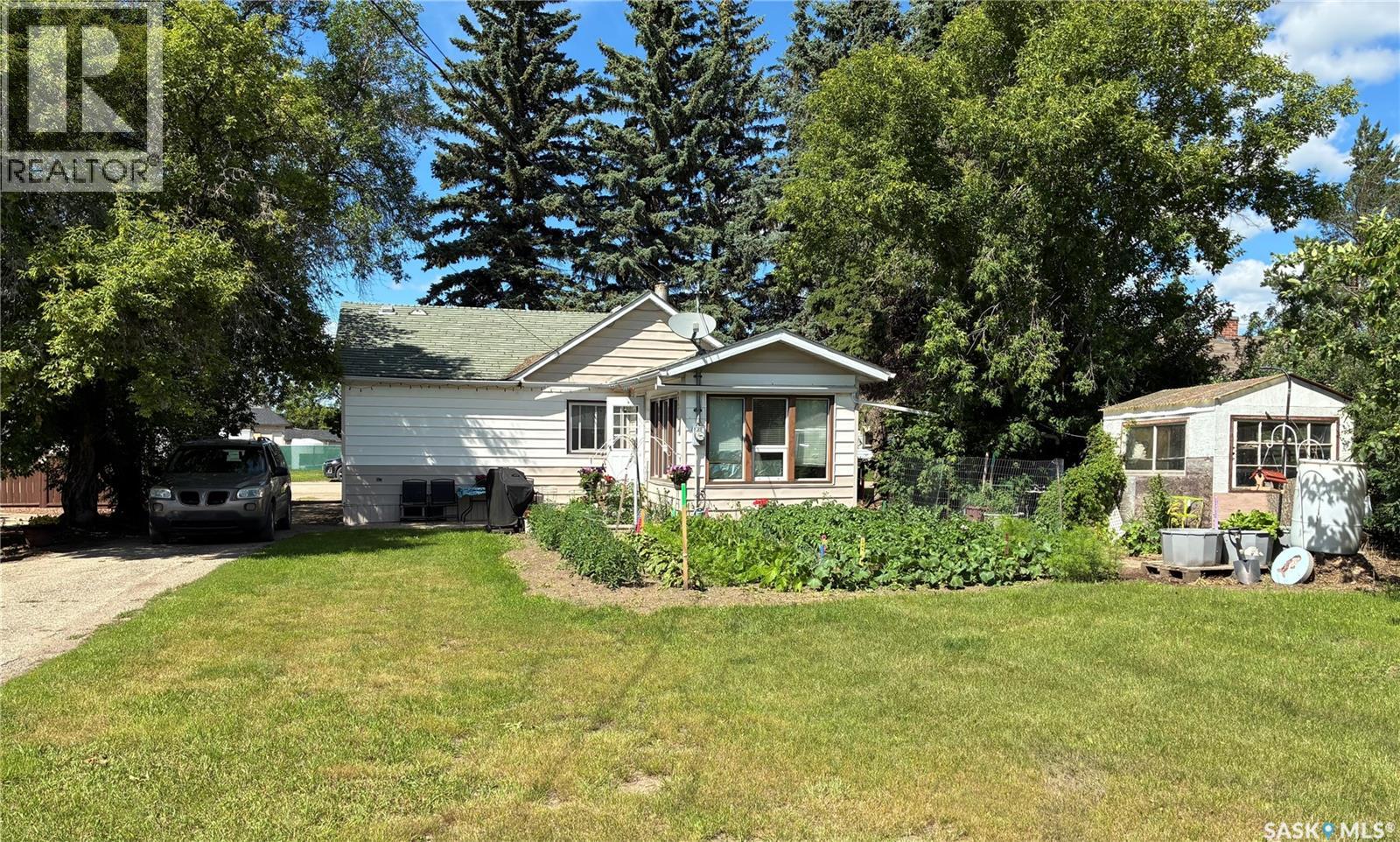 712 M Avenue Property Photo 1