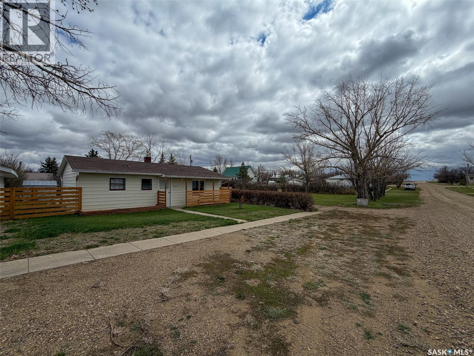 221 Plume Street Property Photo 2