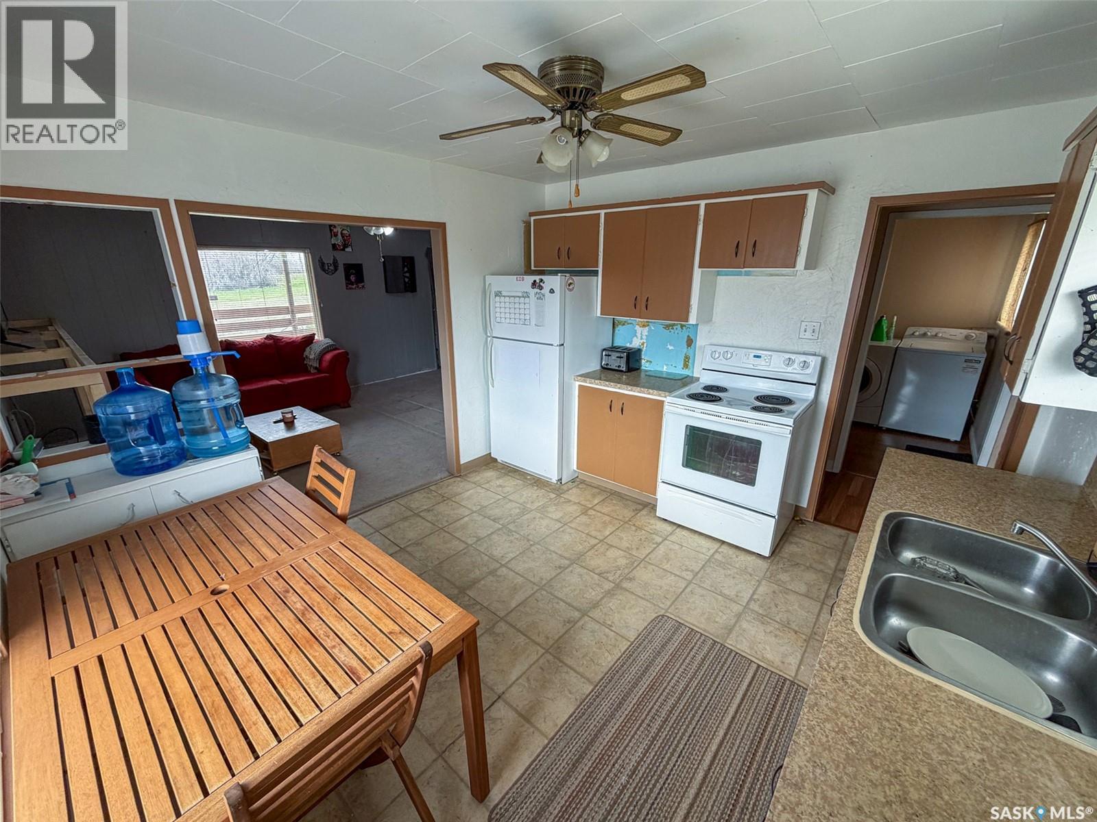 221 Plume Street Property Photo 7