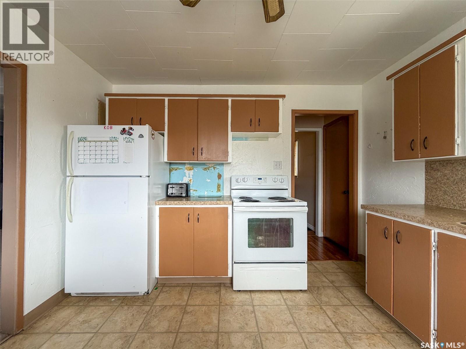 221 Plume Street Property Photo 8