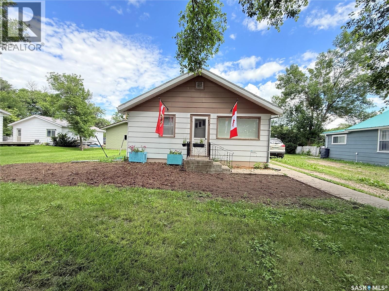 430 3rd Street E Property Photo 1