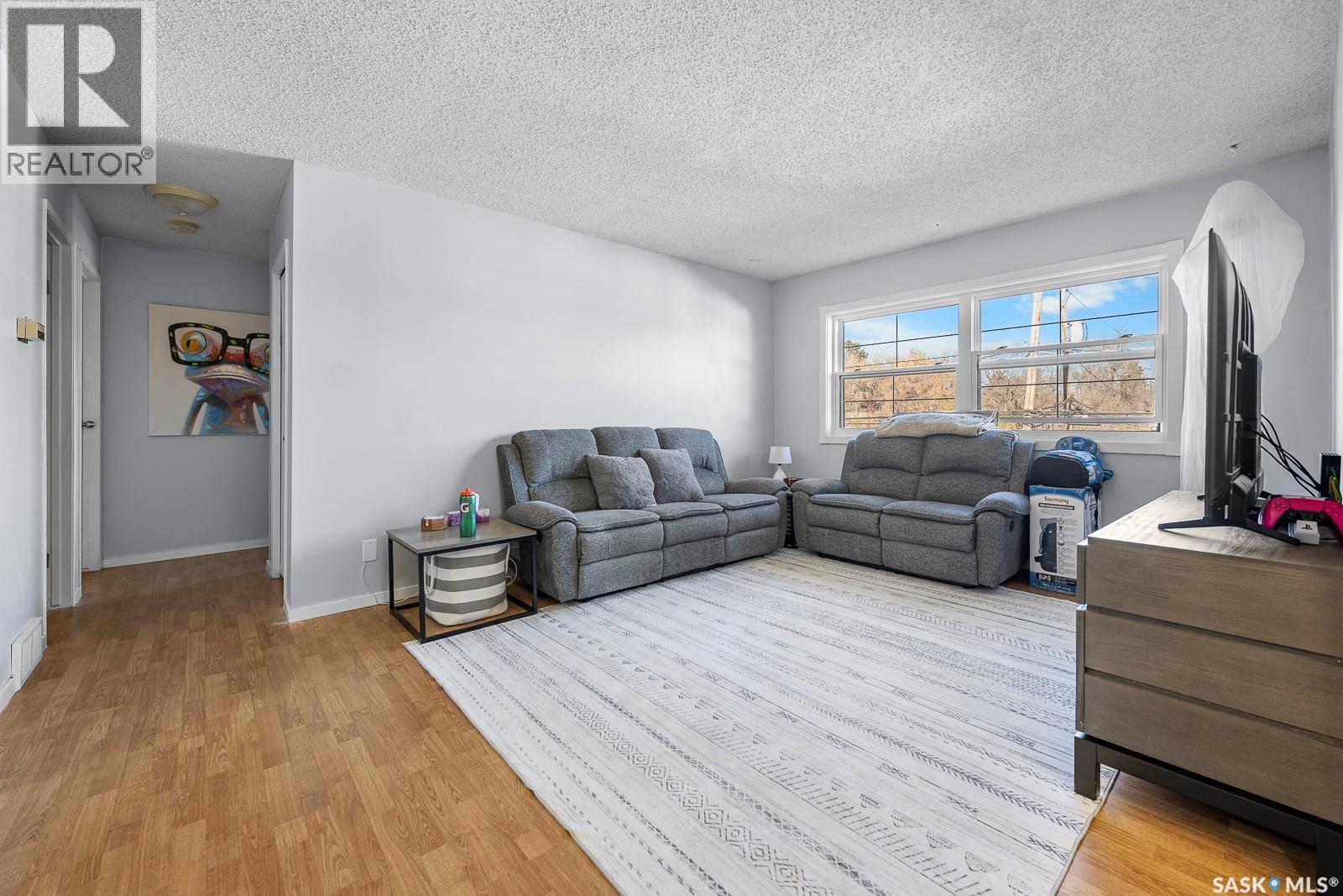 4008 Dewdney Avenue Property Photo 4