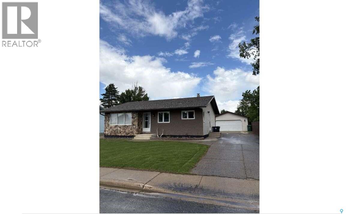 405 7th Avenue W Property Photo 1