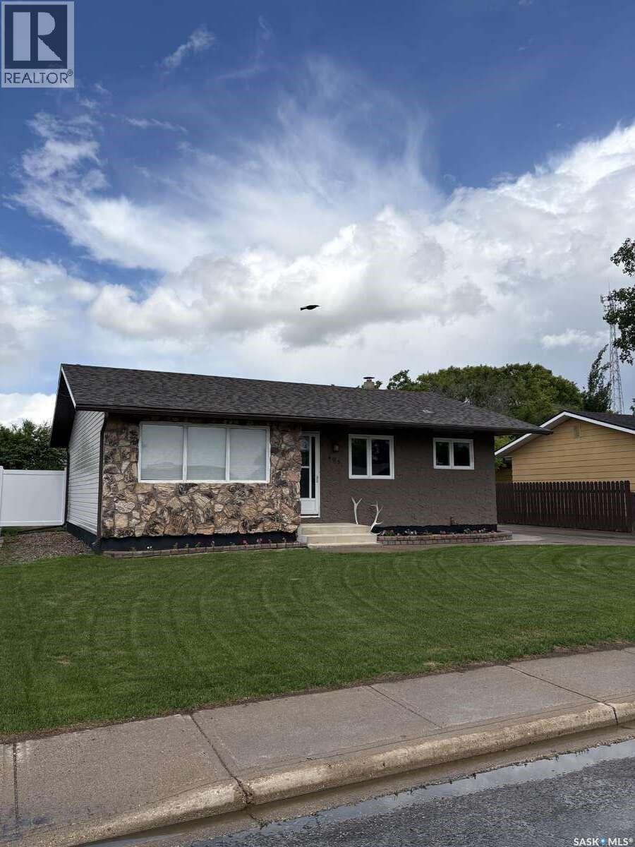 405 7th Avenue W Property Photo 2