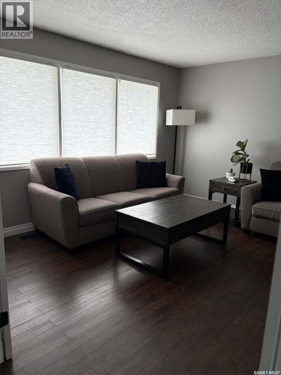 405 7th Avenue W Property Photo 10