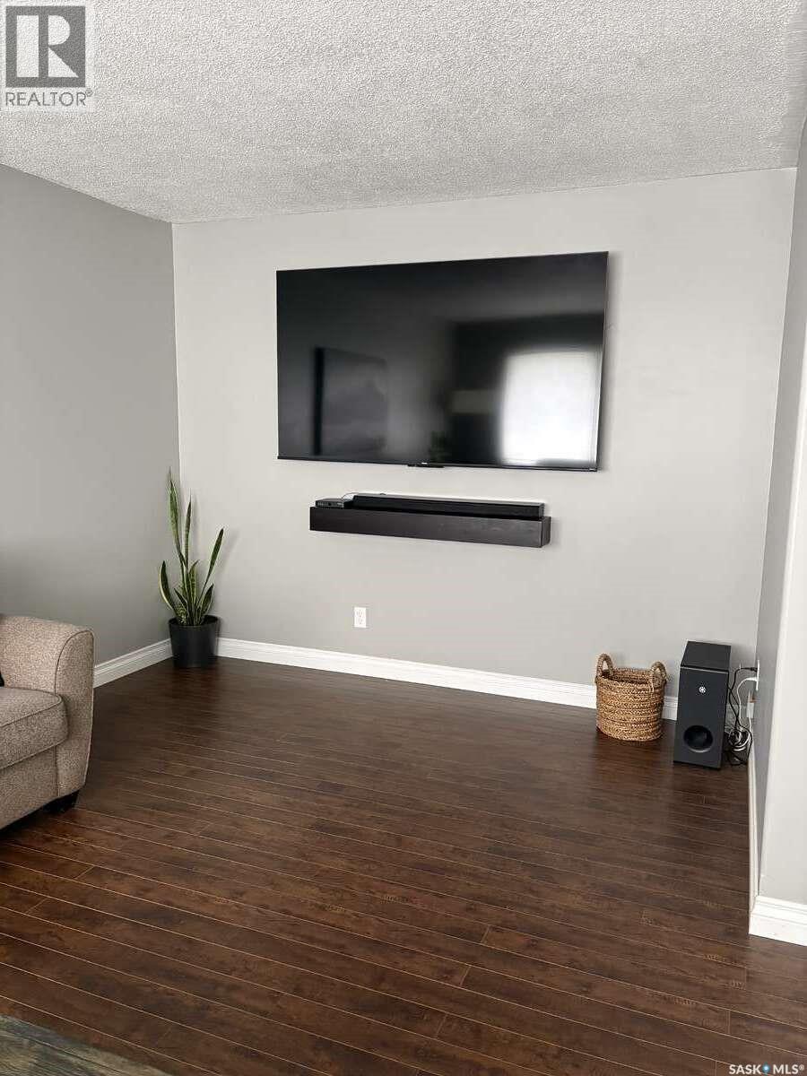 405 7th Avenue W Property Photo 11