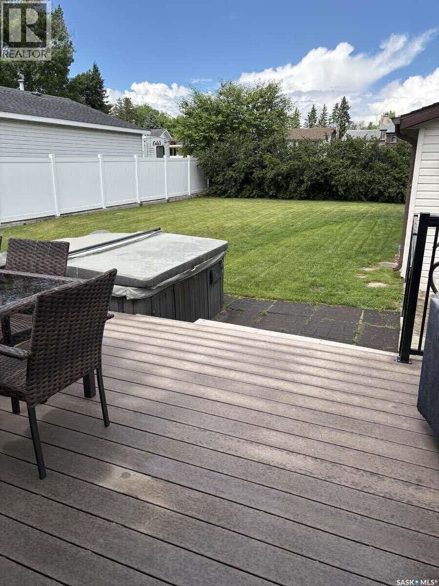 405 7th Avenue W Property Photo 15