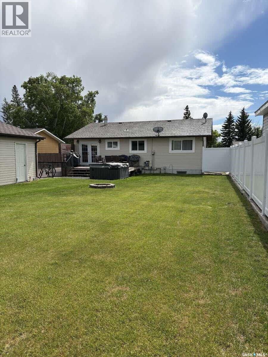 405 7th Avenue W Property Photo 16