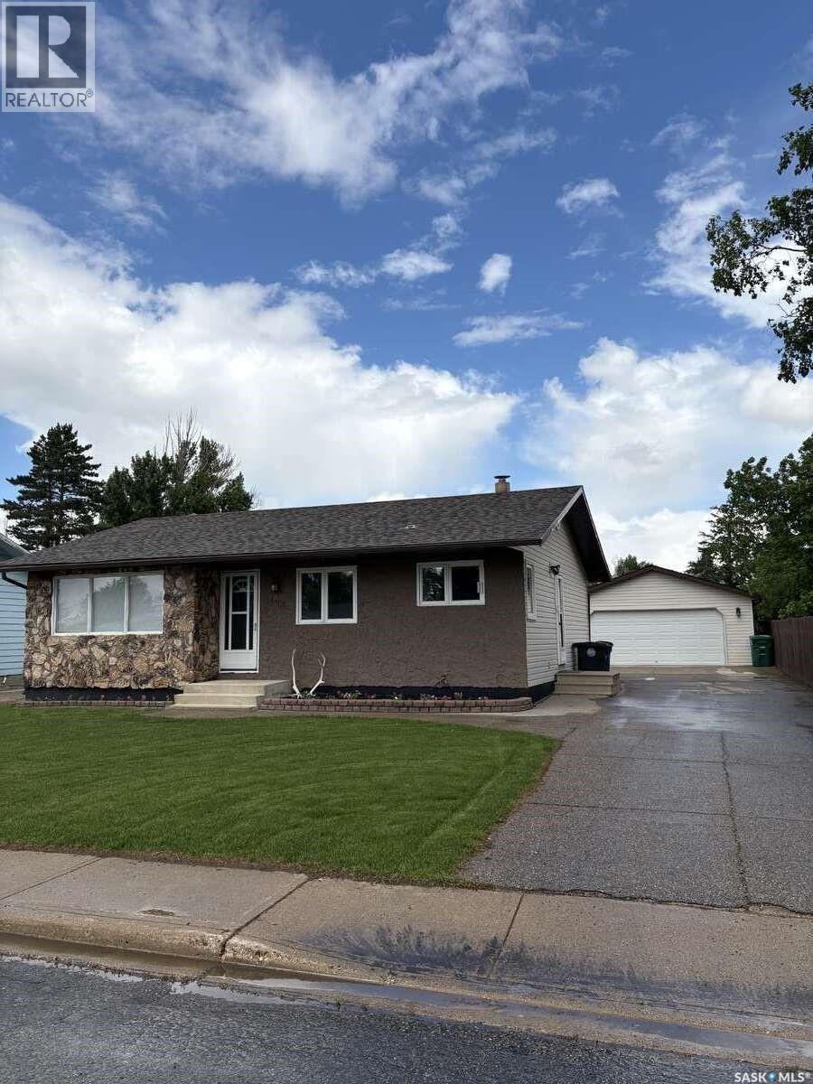 405 7th Avenue W Property Photo 18