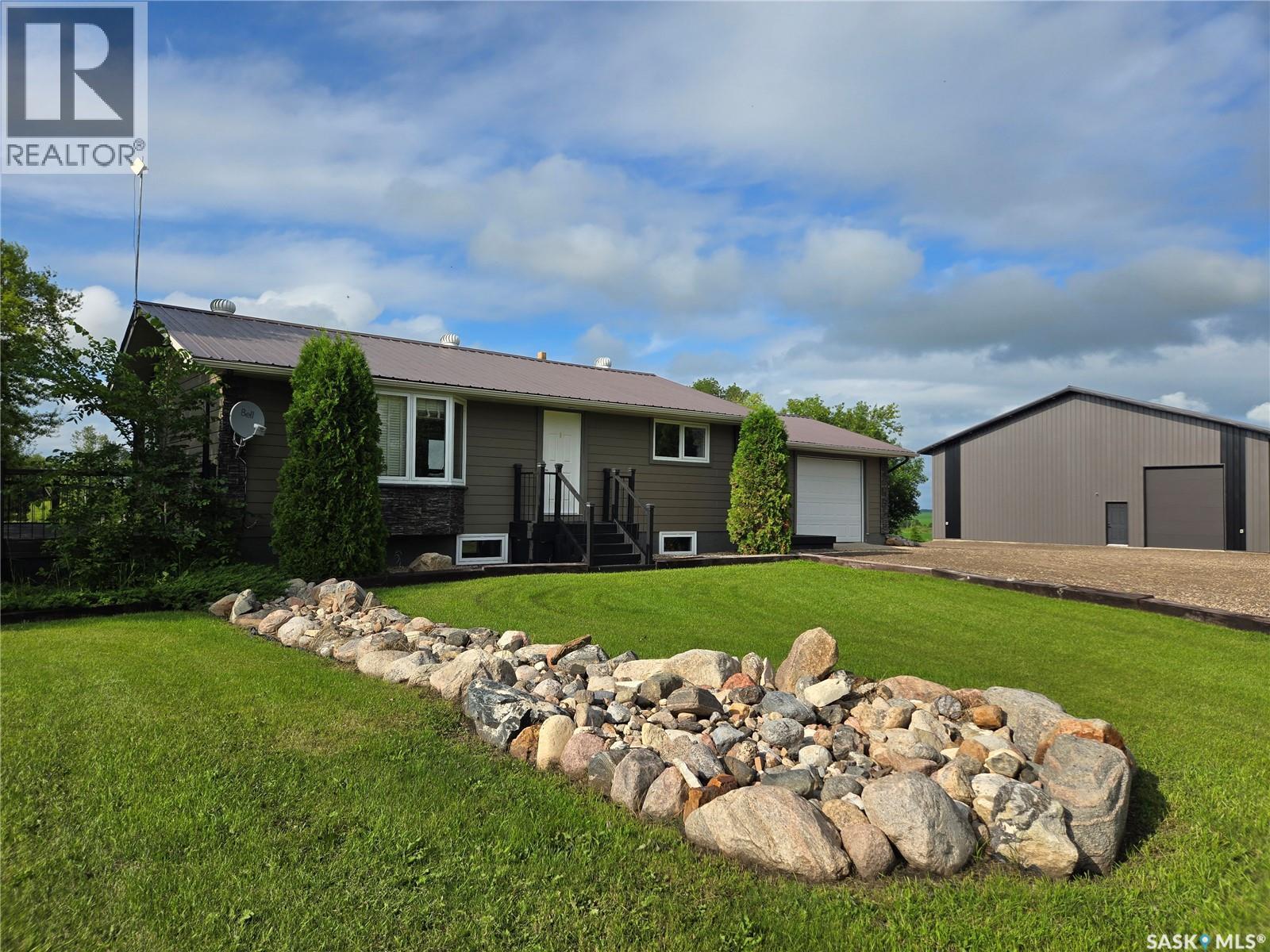 Kozmech Acreage Property Photo 1