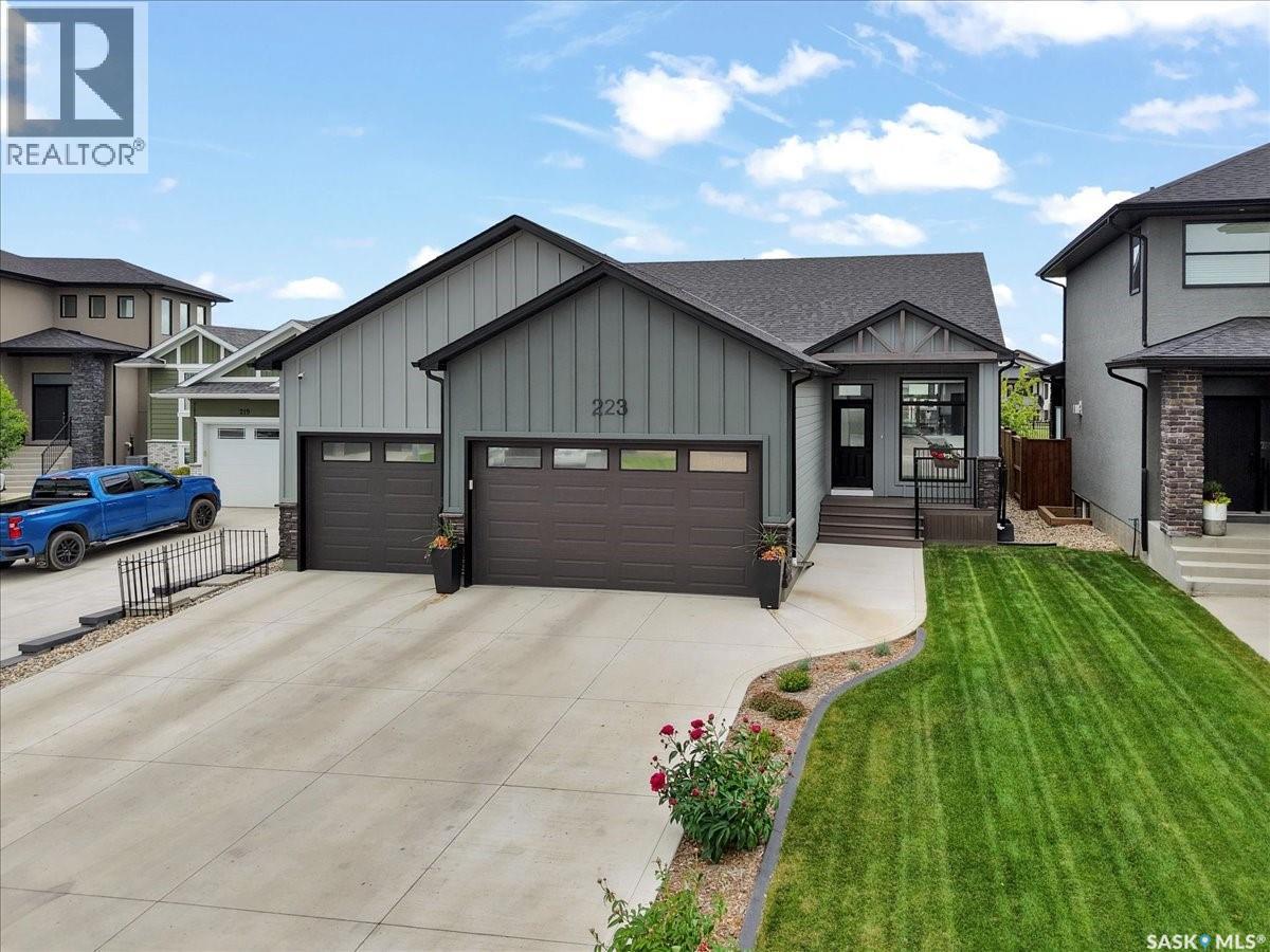 223 Hamm CRESCENT Property Photo 1