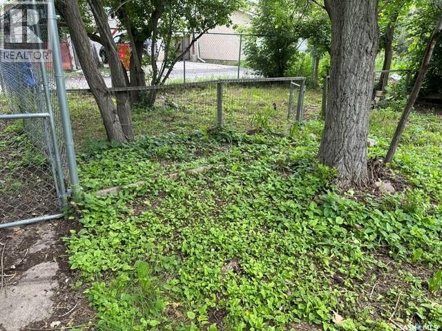 1447 Elphinstone Street Property Photo 6